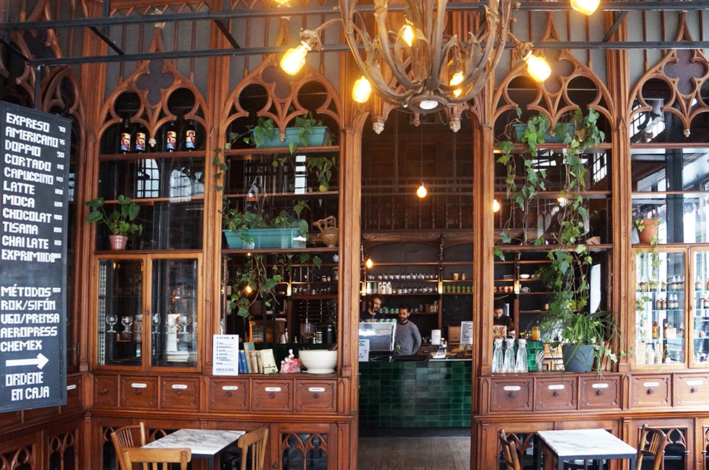Uruguai | La Farmacia Cafe: um café em uma antiga farmácia na Ciudad Vieja,  em Montevidéu - Meu mapa-múndi
